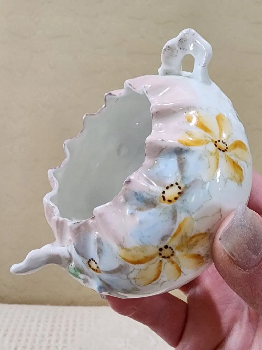 1900's Dainty Antique Hand Painted Daisy Flower Pinch Top Hair Catch Bowl Vanity